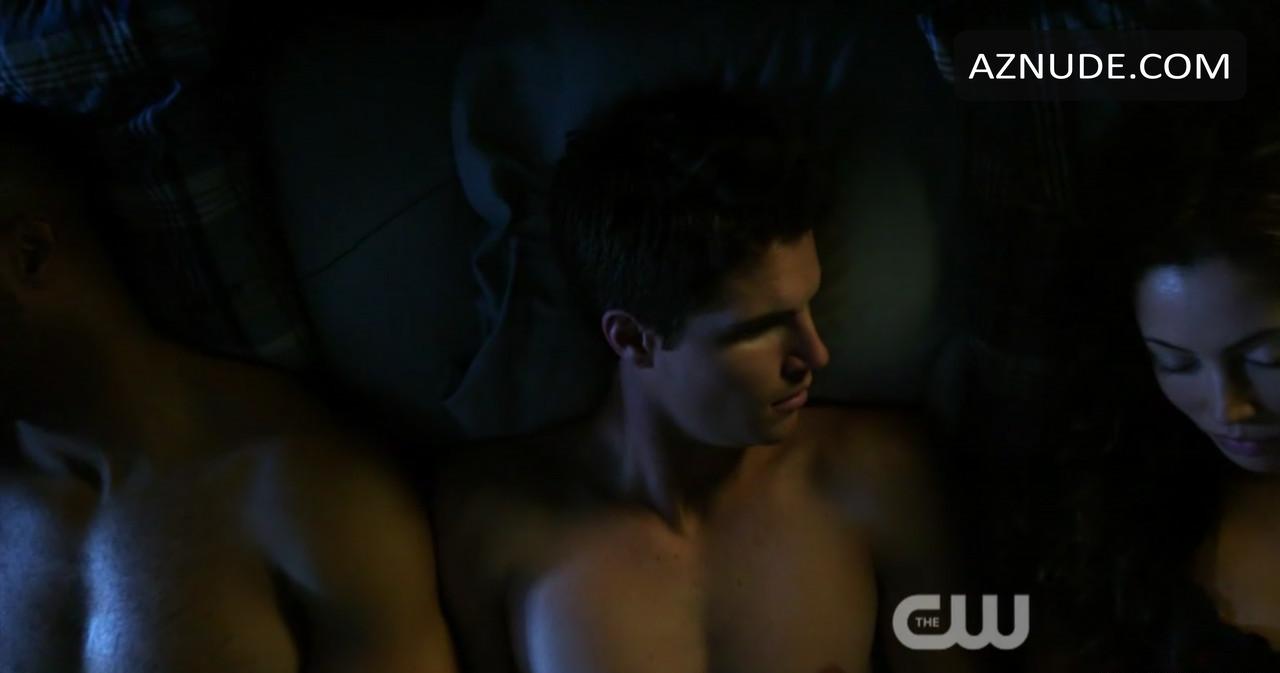 Robbie Amell Nude And Sexy Photo Collection Aznude Men