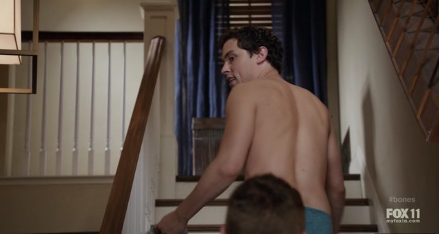 John Francis Daley Nude And Sexy Photo Collection AZNude Men